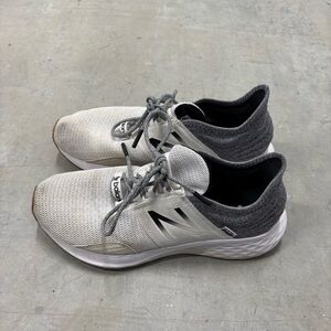New Balance Women's Fresh Foam Roav V1 Sneaker, Nb White/Gray, Women’s‎ 9